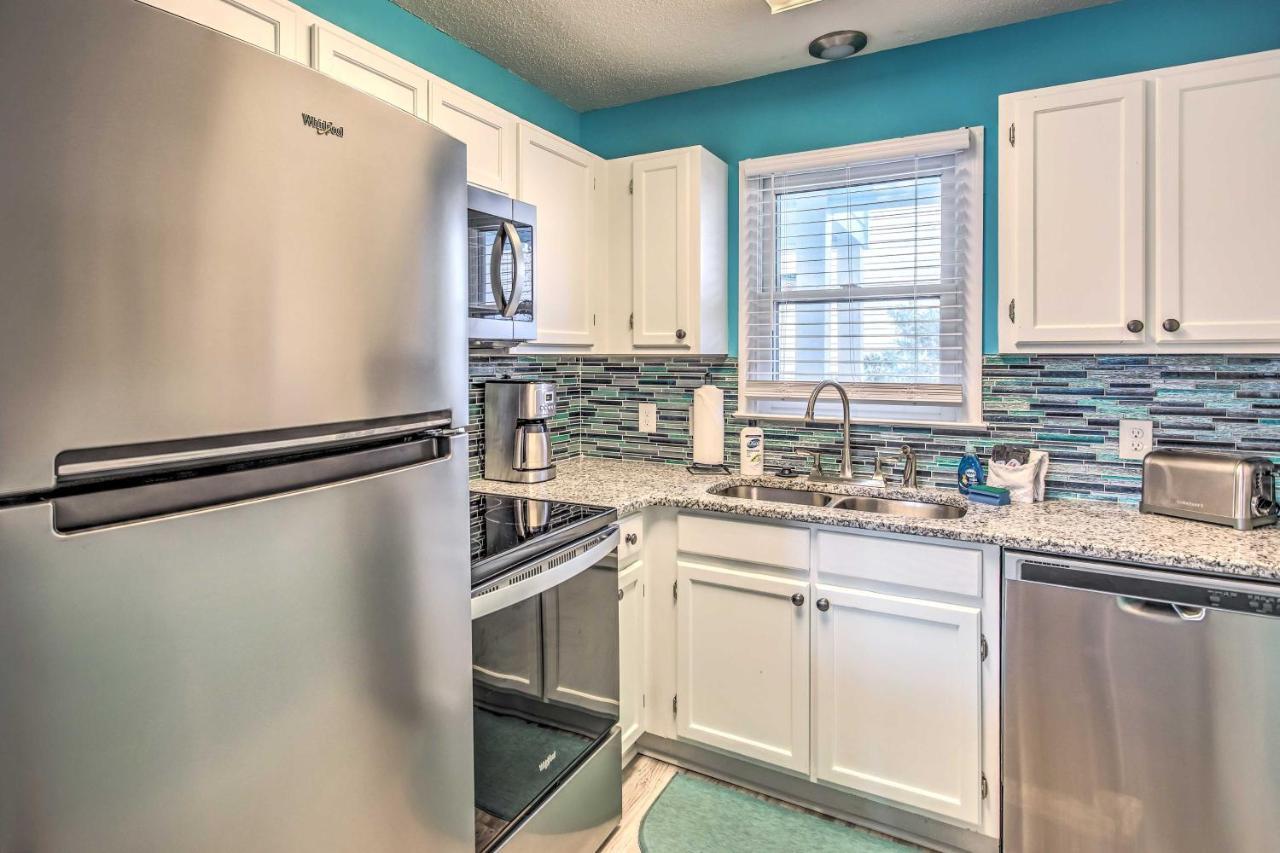 Surfside Beach Escape With Pool - Walk To Ocean! Миртл-Бич Экстерьер фото
